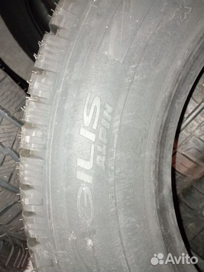 Michelin Agilis Alpin 215/70 R15C 109R