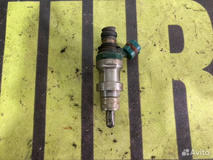 Форсунка Toyota Crown JZS177 2JZ-FSE