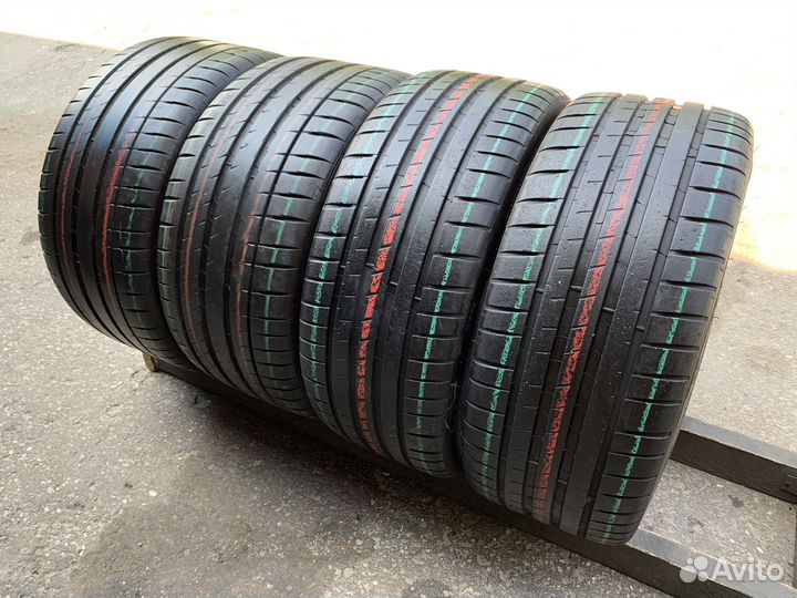 Michelin Pilot Sport 4 S 245/35 R20 и 275/30 R20