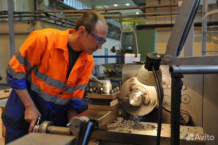Токарь на дип-300