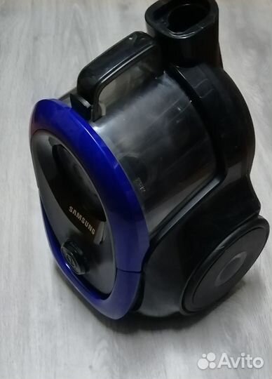 Пылесос Samsung VC18M2110(М29)