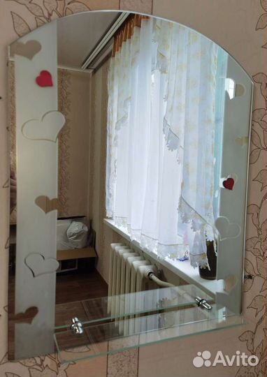 Зеркало 53,5*66 см с полочкой