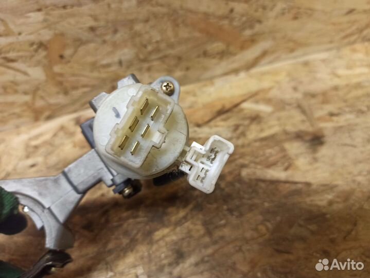 Замок зажигания Kia Cerato 1