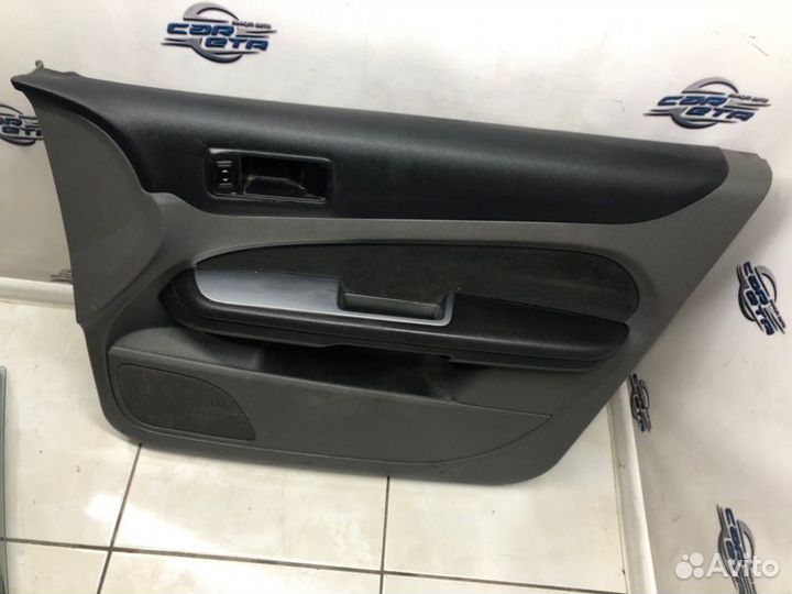 Обшивка двери Ford Focus 2 2.0 aoda 2008