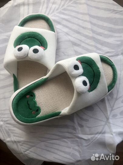 Женские домашние тапочки