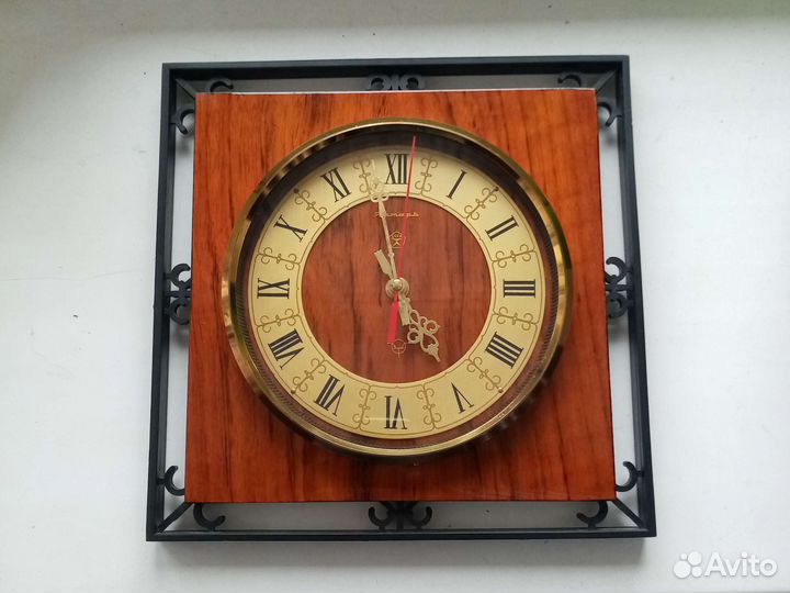 Часы настенные