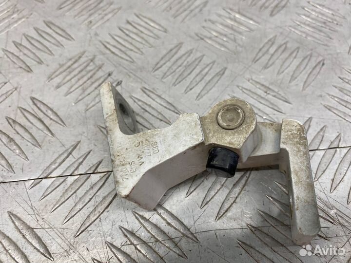 Б/У петля двери передний левый Volkswagen Polo 602