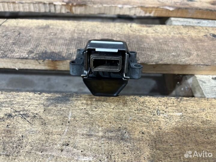 Катушка зажигания Bmw 3 E36 M50B20 1993