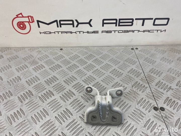 Б/У петля двери задний правый Opel Astra J P10