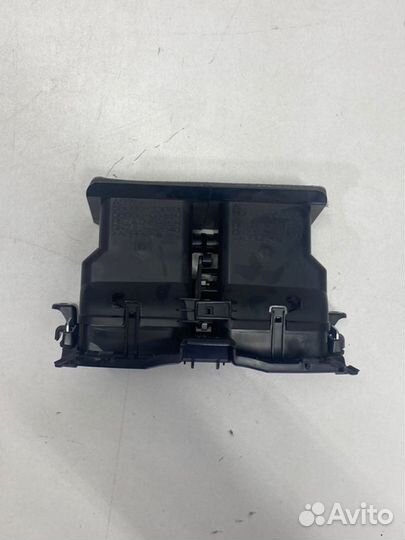 Воздуховод печки на подлокотник задний Toyota