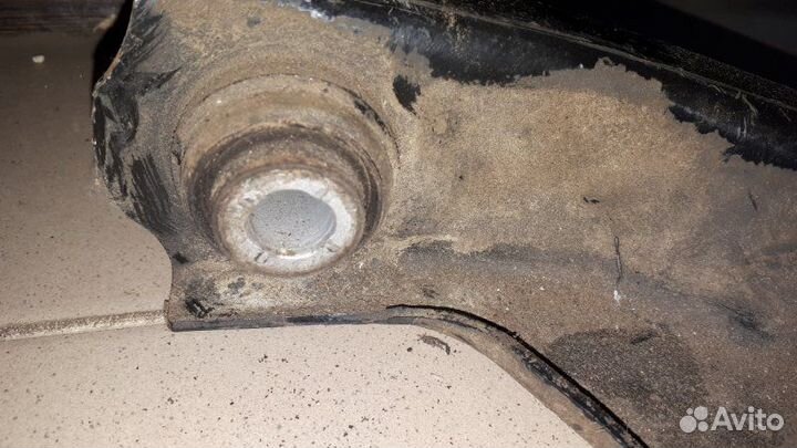 Рычаг подвески передний правый Renault Duster HSA