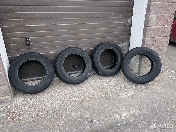 Nokian Tyres Hakkapeliitta 7 215/65 R16