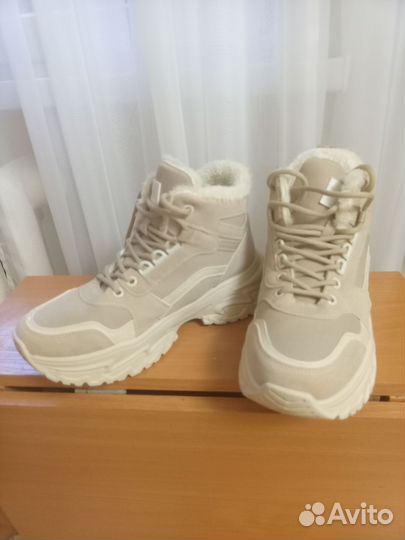 Кроссовки женские 39 размер зимние