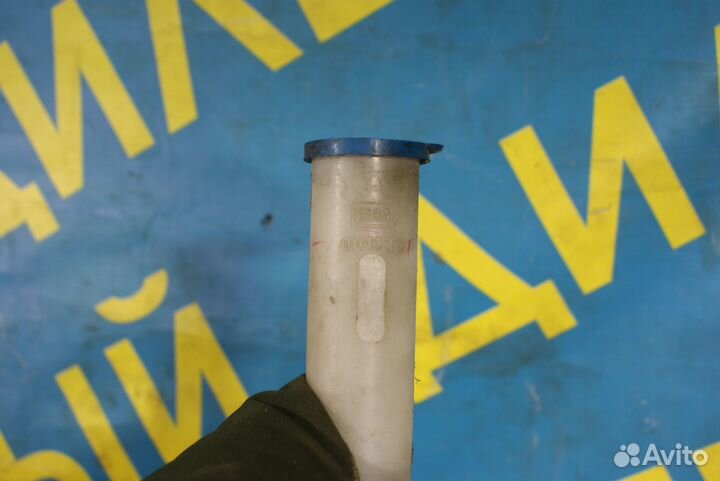 Бачок омывателя Toyota Avensis 1