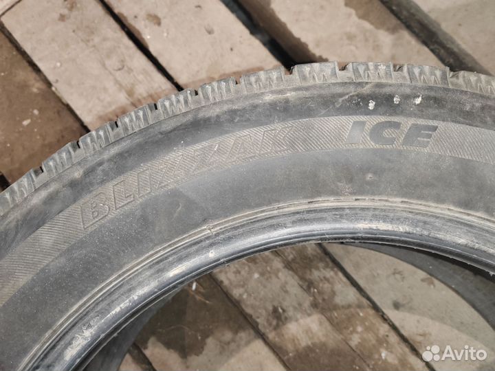 Bridgestone Blizzak Ice 205/55 R16