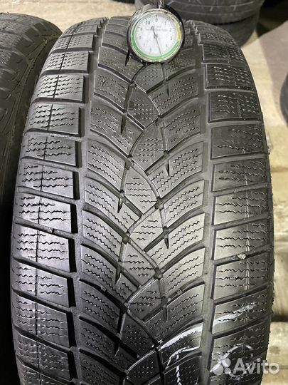 Goodyear UltraGrip Performance Gen-1 235/55 R17