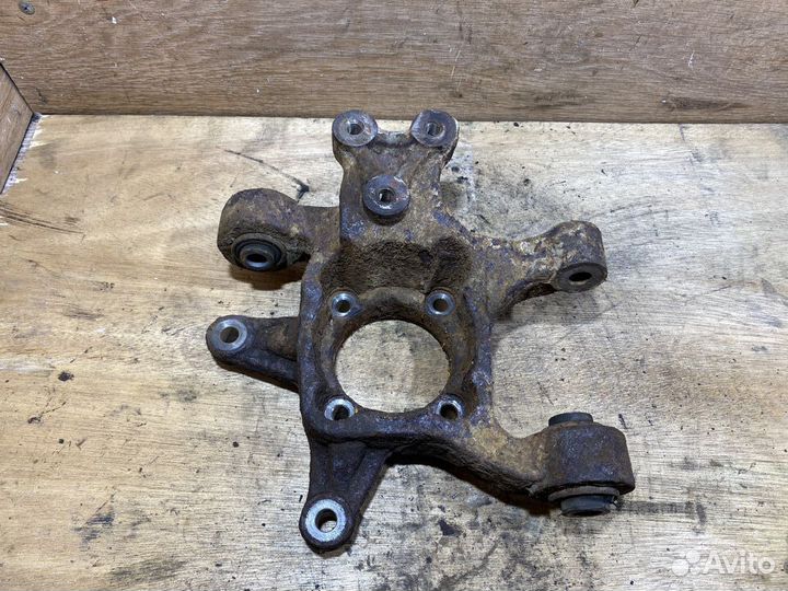 Поворотный кулак задний левый Opel Antara X147