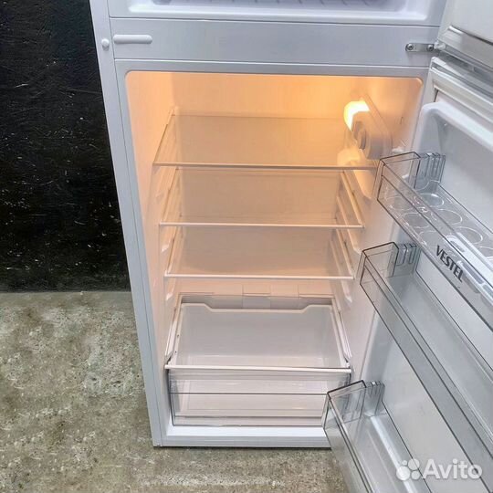 Холодильник бу как новый узкий маленький Vestel