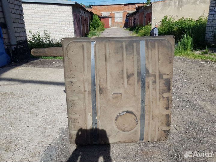 Бензобак на волгу