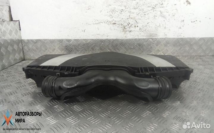 Корпус воздушного фильтра Mercedes-Benz M-Класс