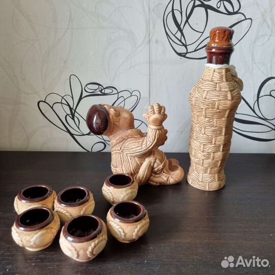 Графин с рюмками