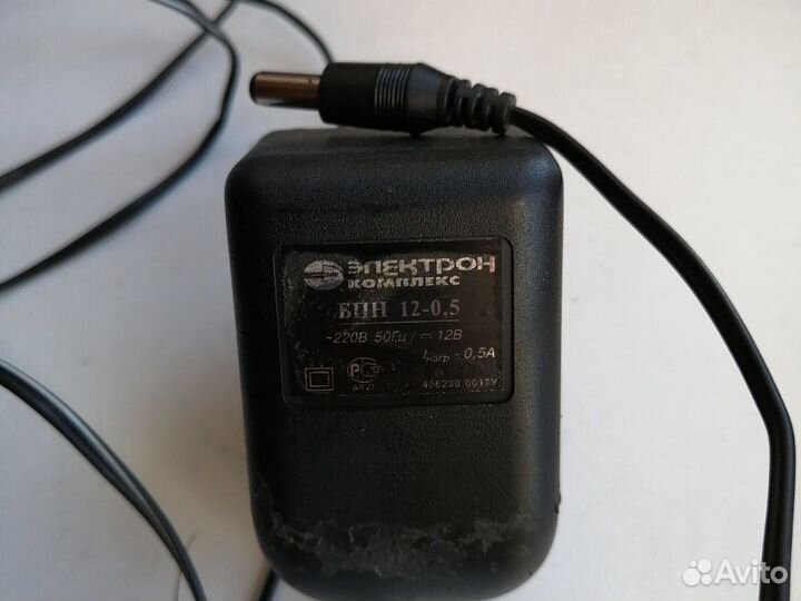 Зарядное устройство, адаптер питания