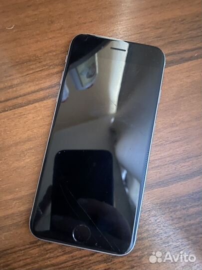 Телефон iPhone 6s