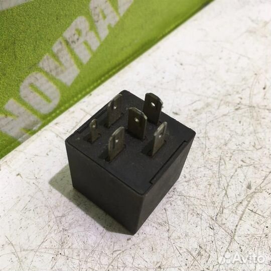 Реле стеклоочистителей Фольксваген Гольф 3 Венто