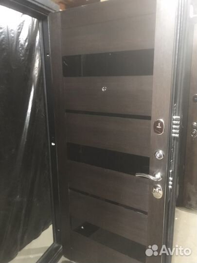 Дверь входная металлическая утеплённая бу б/у