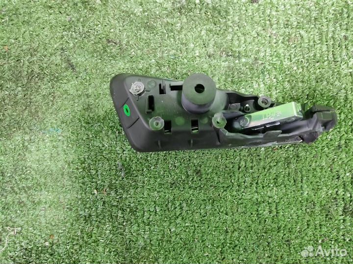 Ручка двери внутренняя левая Opel Astra J 2010