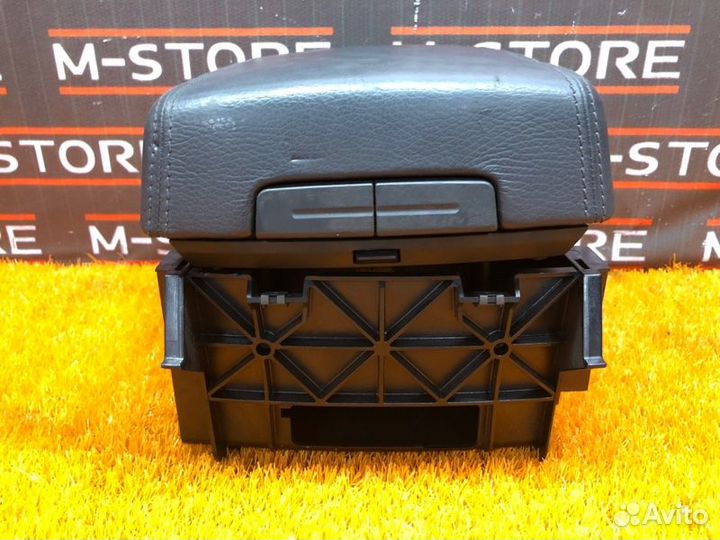 Подлокотник Volkswagen Touareg 7L BHK 2007