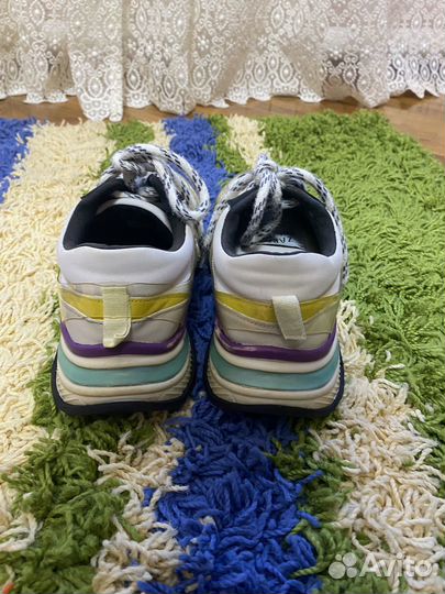 Кросовки зара