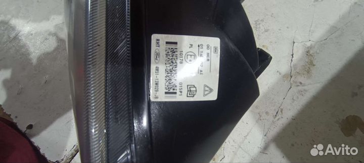 Фара Ford Focus 2004