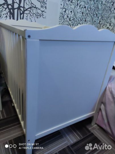 Детская кроватка с пеленальным столиком