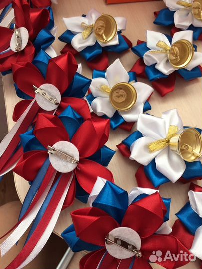 Брошь на выпускной