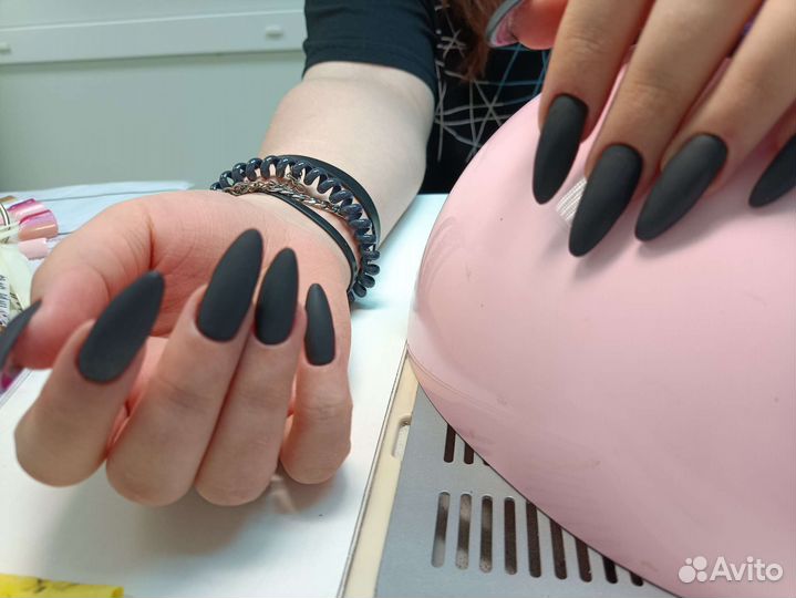 Маникюр, педикюр, наращивание ногтей