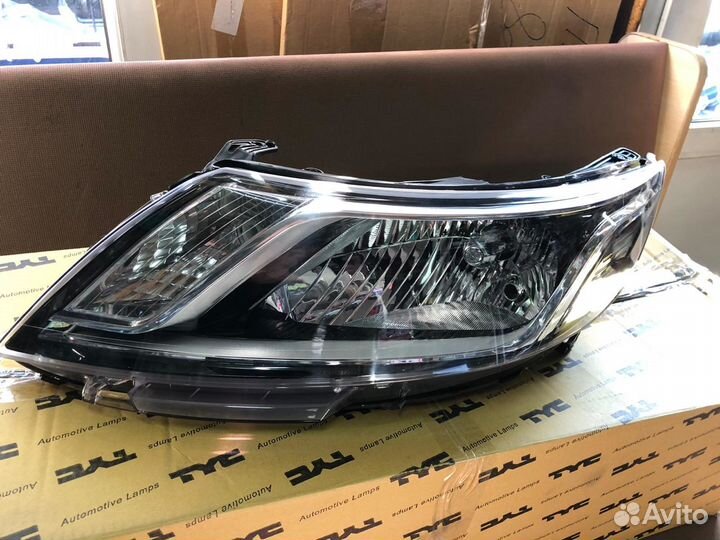 Фара на KIA RIO 921014X000