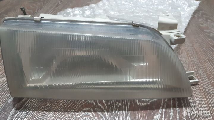 Фара Левая и Правая toyota corolla