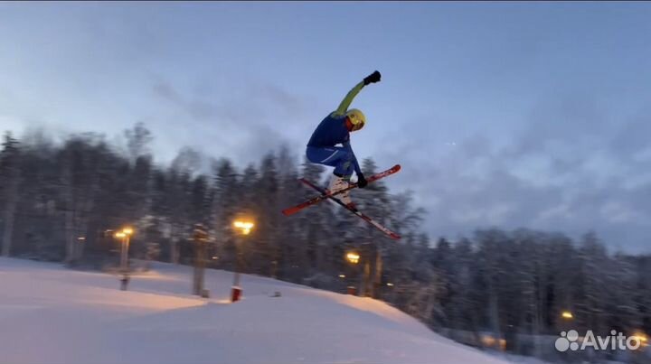 Инструктор, тренер по горным лыжам