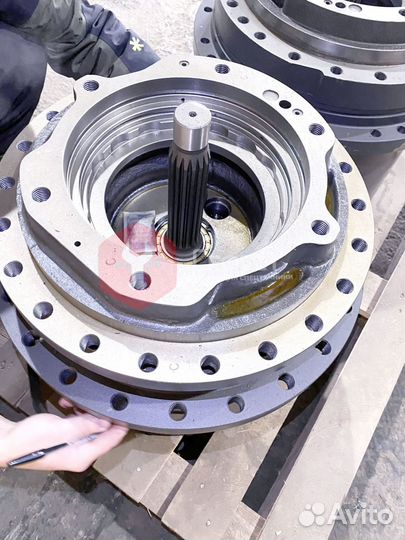 Редуктор хода Volvo EC250D