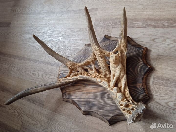 Панно на стену из лосиного рога волк