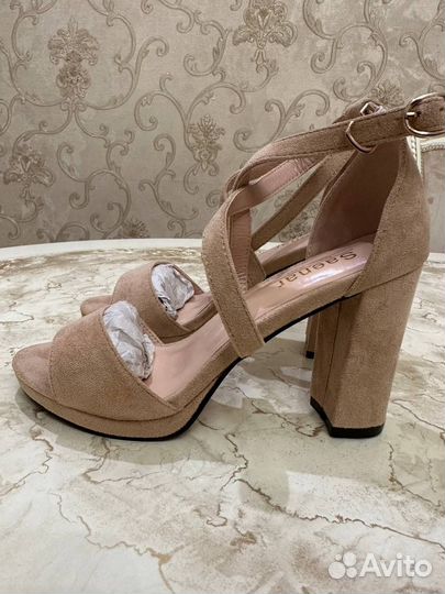 Босоножки на каблуке,36 размер
