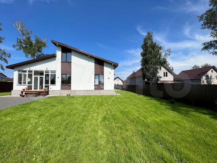 Коттедж 274,5 м² на участке 11,3 сот.