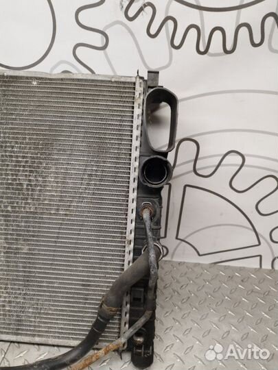 Радиатор охлаждения двигателя Mercedes-Benz