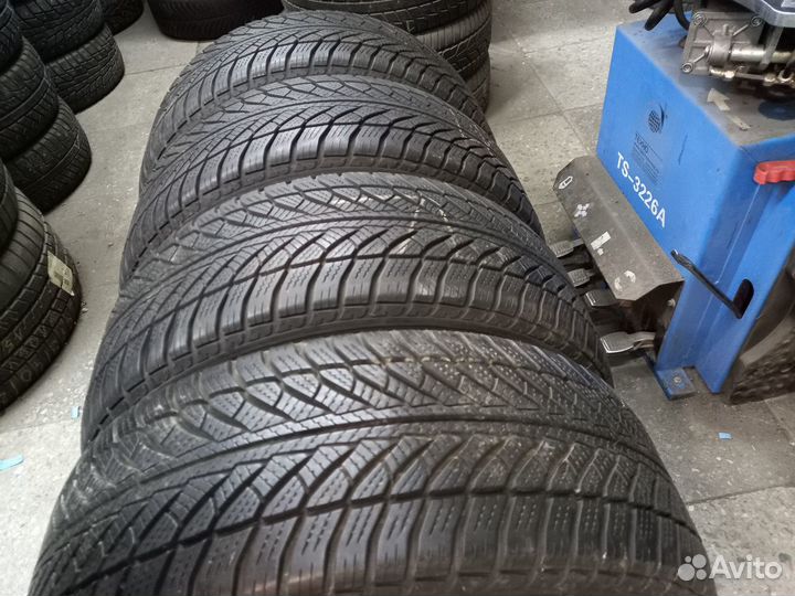 Goodyear UltraGrip Performance 205/50 R17 89H