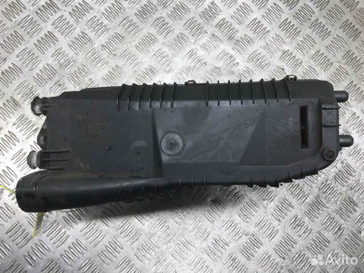 Корпус воздушного фильтра Mercedes C-klasse a64609