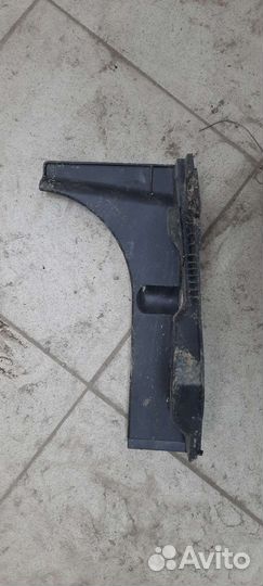 Накладка багажника Л. Toyota LC200/2017