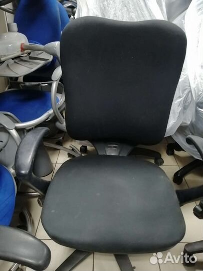 Компьютерные офисные кресла, стулья