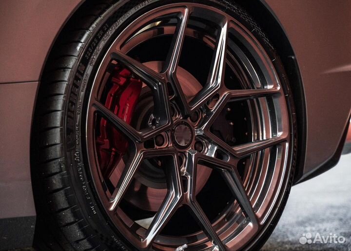 Кованые диски R20 5x130 на Porsche Taycan