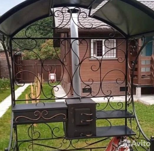 Мангал с крышей